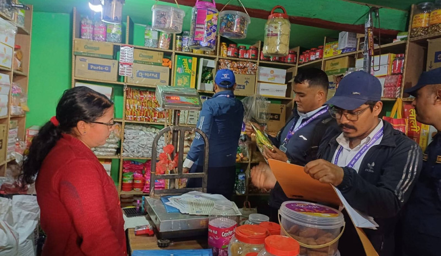 आदर्श गा.पा. स्थित मौवानगरदहमा गरिएको बजार अनुगमन