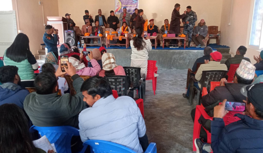 प्नमुख जिल्ला अधिकारी कल्पना घिमिरे नेपाल ज्यूको उपस्थितिमा सञ्चालित नागरिक सुनुवाई कार्यक्रम